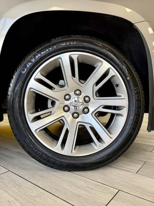 2017 Cadillac Escalade Luxury