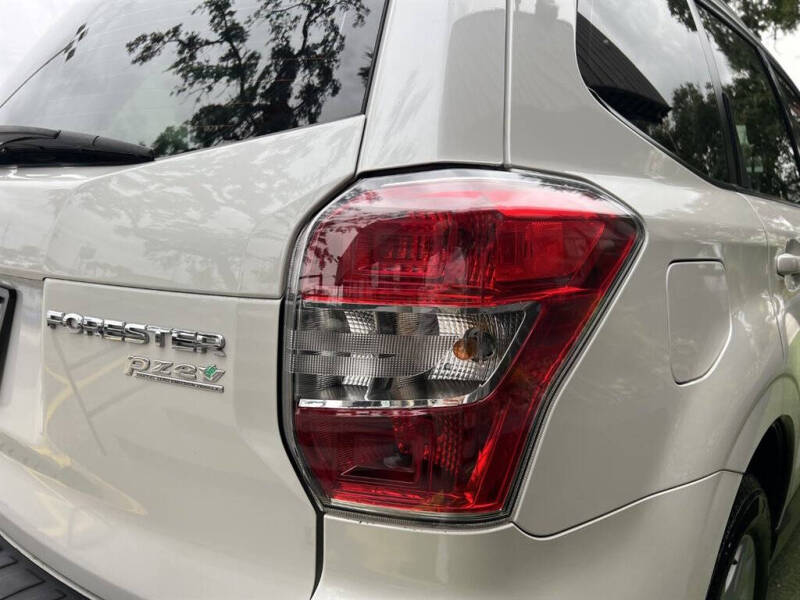 2015 Subaru Forester 2.5i