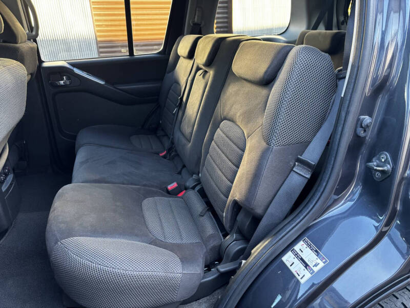 2011 Nissan Pathfinder SV