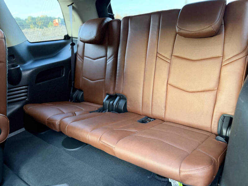 2017 Cadillac Escalade Luxury