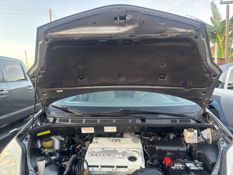 2004 Toyota Sienna LE 7 Passenger