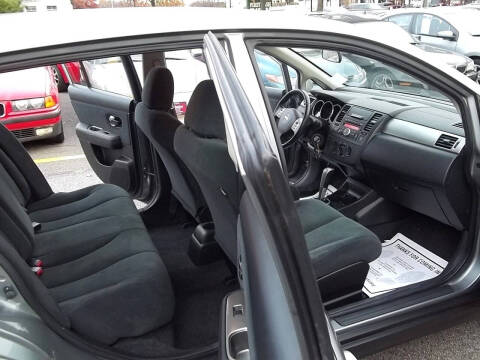 2012 Nissan Versa 1.8 SL