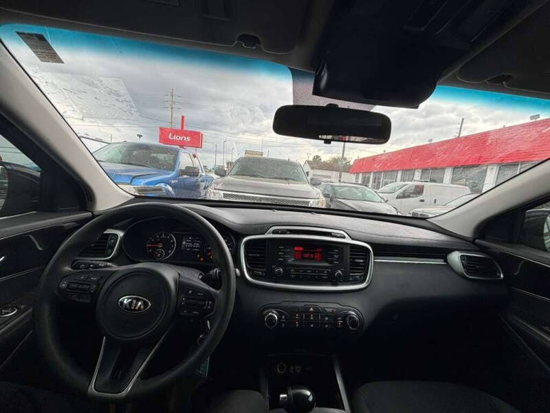 2017 Kia Sorento LX