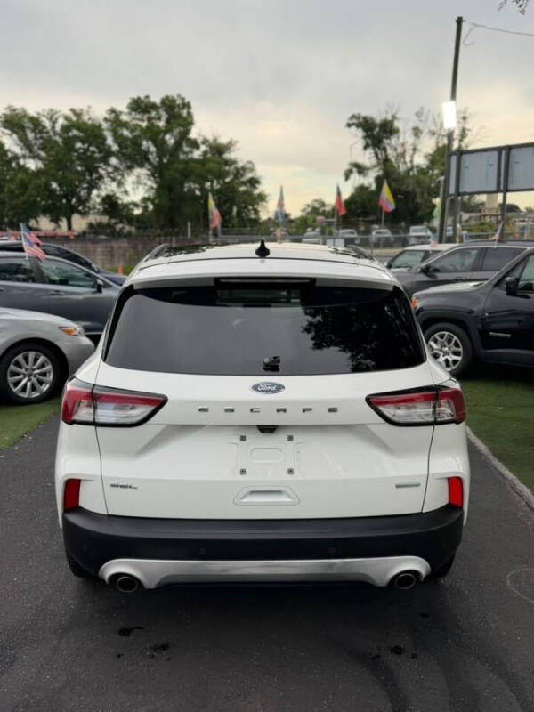 2020 Ford Escape SEL