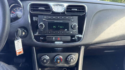 2014 Chrysler 200 LX
