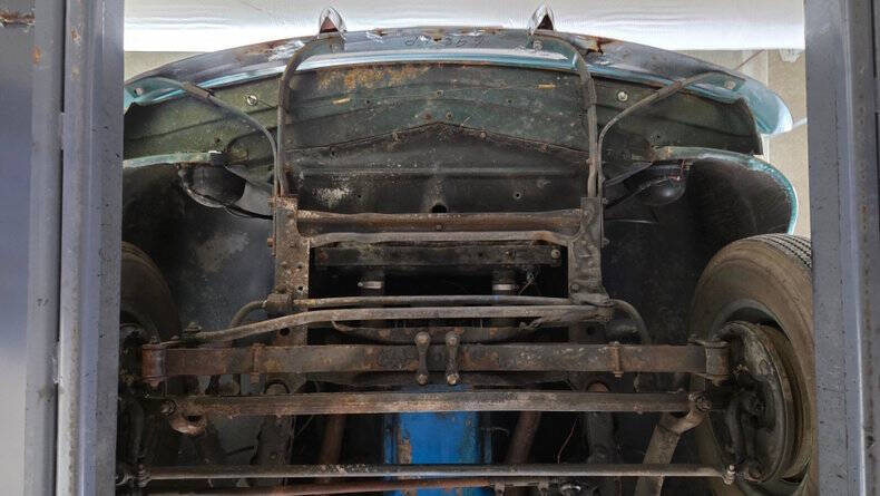 1948 Ford Super Deluxe