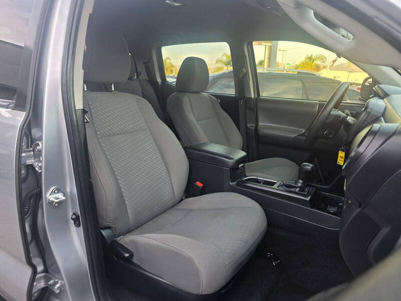 2022 Toyota Tacoma SR