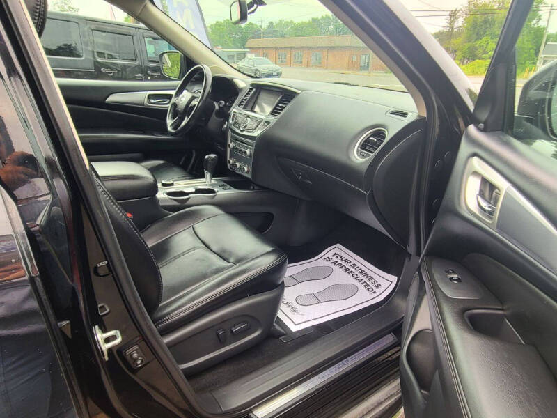 2018 Nissan Pathfinder SL