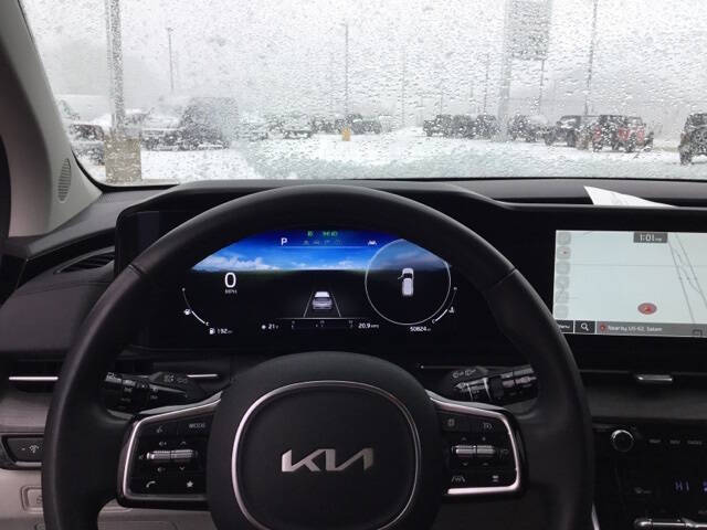 2024 Kia Carnival SX