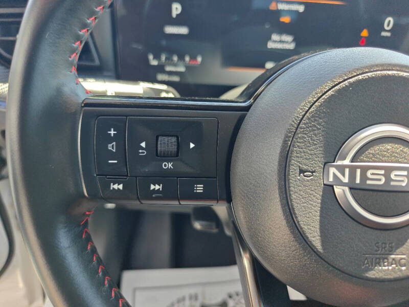 2025 Nissan Kicks SR