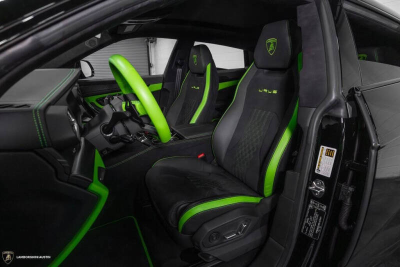 2024 Lamborghini Urus S