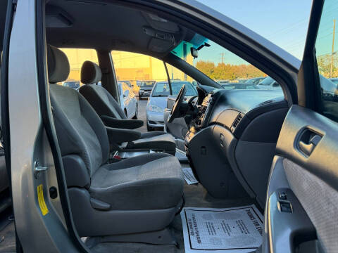 2008 Toyota Sienna LE 8-Passenger