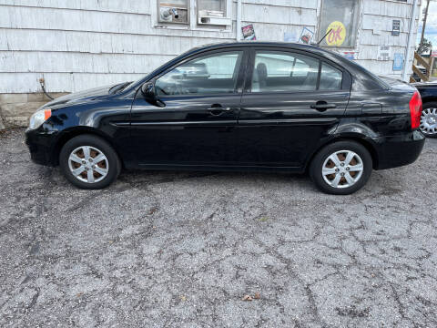 2010 Hyundai Accent for sale at Autoville in Bowling Green OH