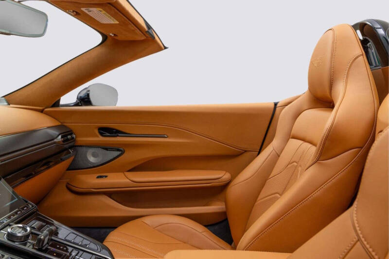 2026 Aston Martin Vantage Roadster
