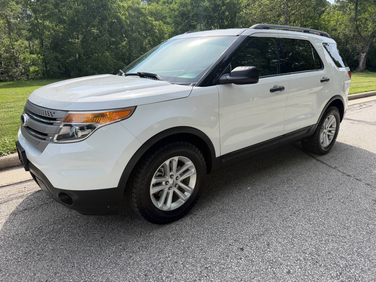 White 2015 Ford Explorer Base AWD Base 4dr SUV 1