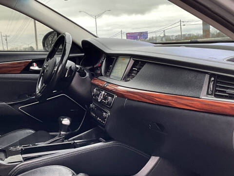 2017 Kia Cadenza Premium