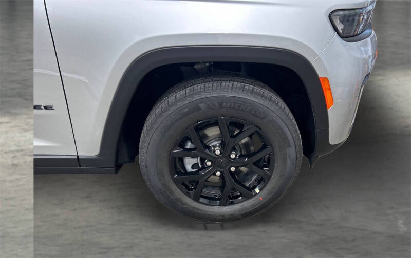 2026 Jeep Grand Cherokee Altitude