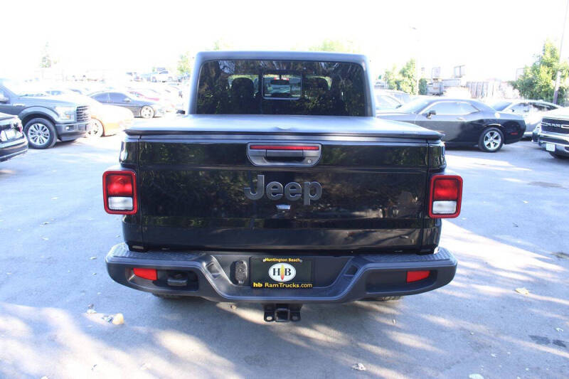 2022 Jeep Gladiator Willys