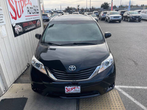 2016 Toyota Sienna LE 7-Passenger Auto Access Seat