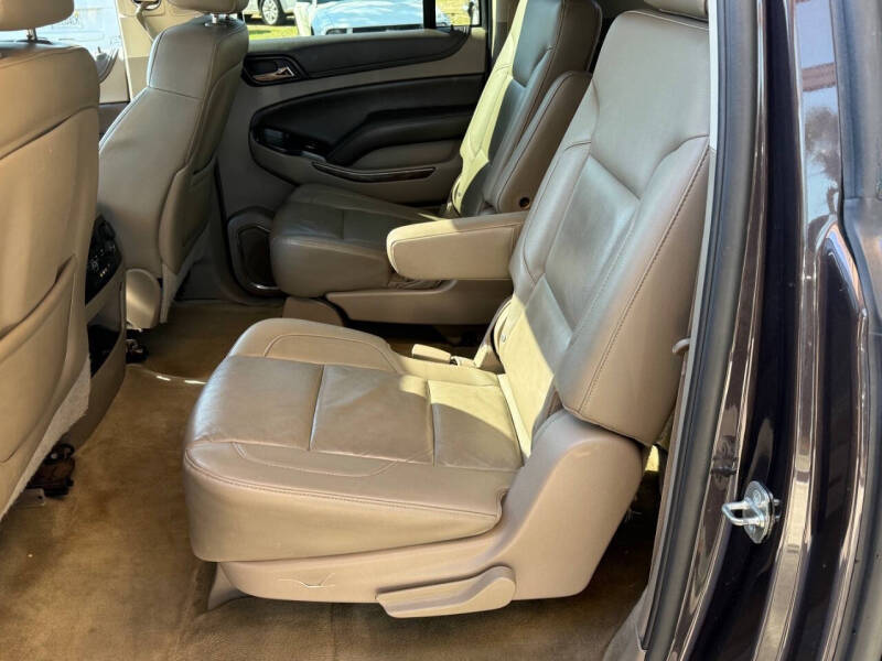 2015 Chevrolet Suburban LT - Photo 10