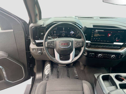 2025 GMC Sierra 1500 Elevation Standard