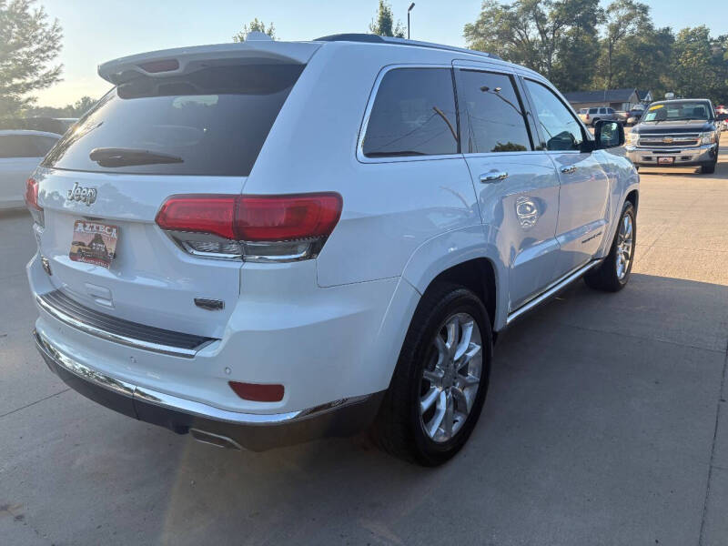 2016 Jeep Grand Cherokee Summit