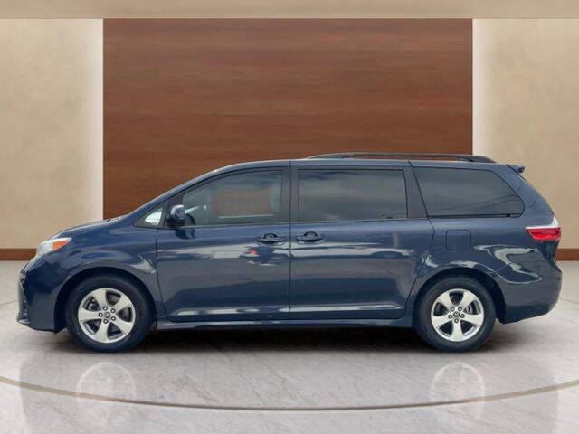 2019 Toyota Sienna LE 8-Passenger