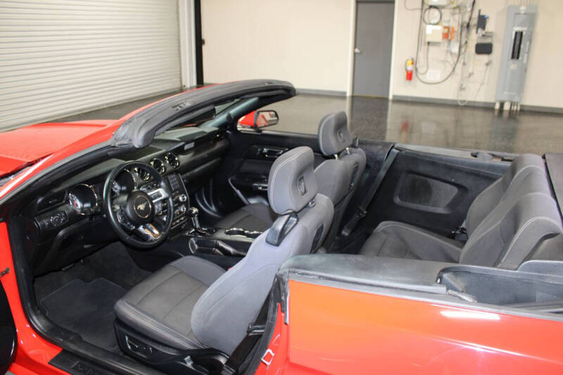2016 Ford Mustang V6