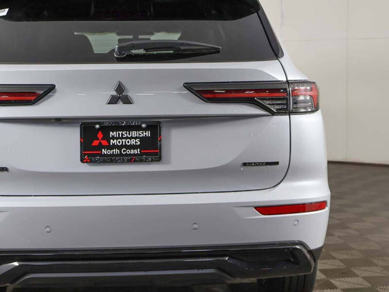 2026 Mitsubishi Outlander LE