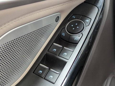 2022 Ford Explorer Hybrid Platinum