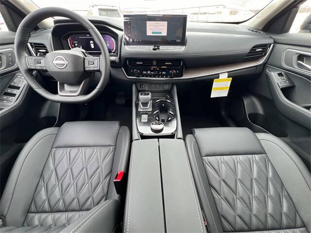 2025 Nissan Rogue Platinum