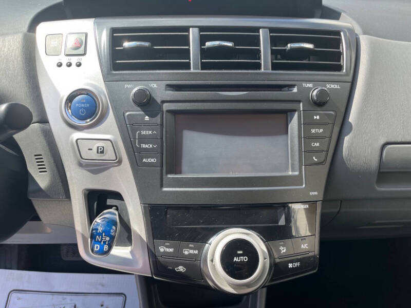 2012 Toyota Prius v Two
