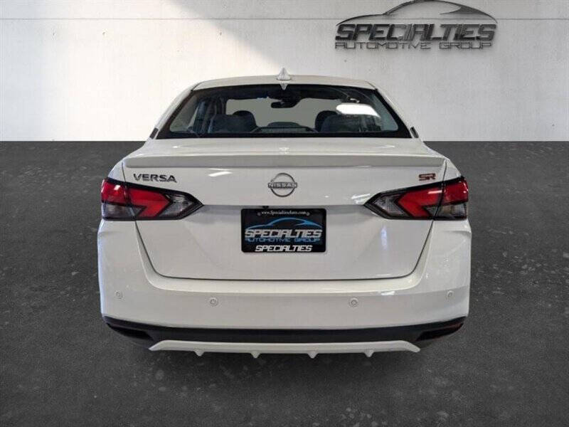 2025 Nissan Versa SR