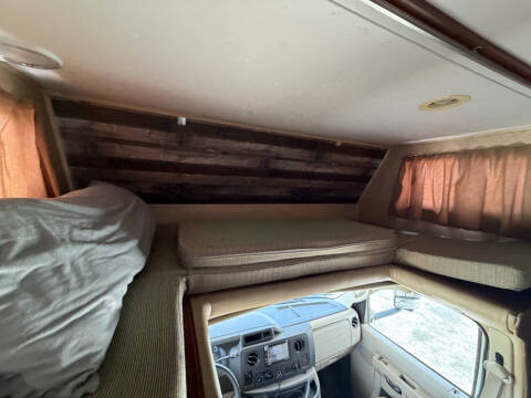 2012 Forest River SUNSEEKER 3010DS