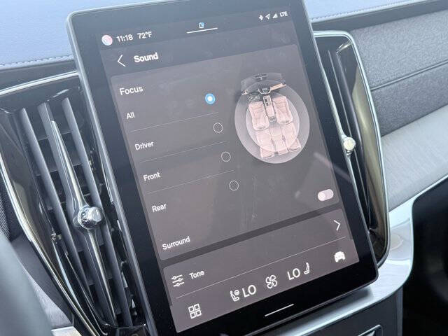 2025 Volvo XC90 T8 Ultra Bright Theme 6P