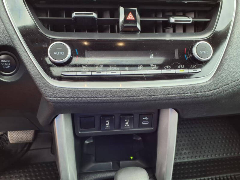 2024 Toyota Corolla Cross XLE