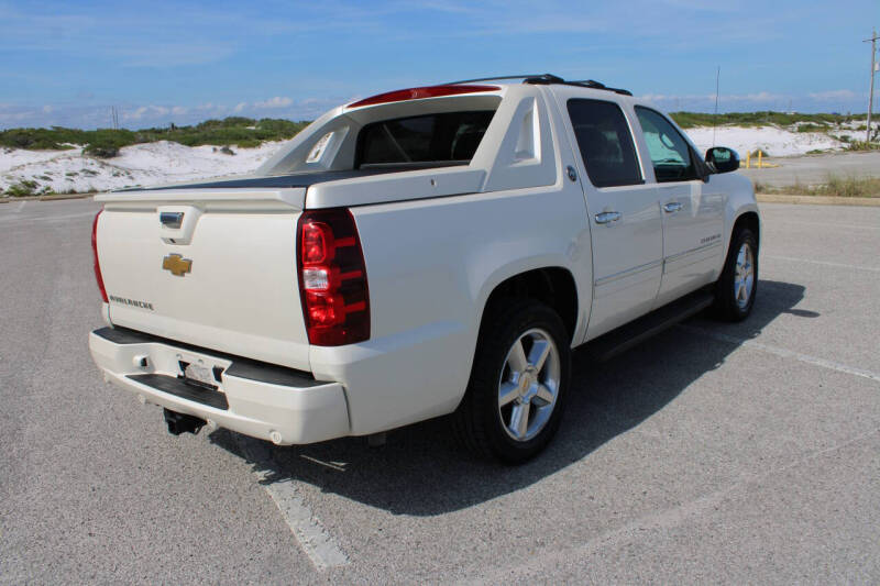 2013 Chevrolet Avalanche LTZ Black Diamond
