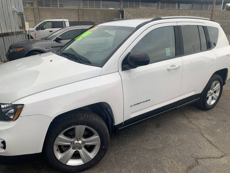 2016 Jeep Compass for sale at Neri's Auto Sales in Sanger CA