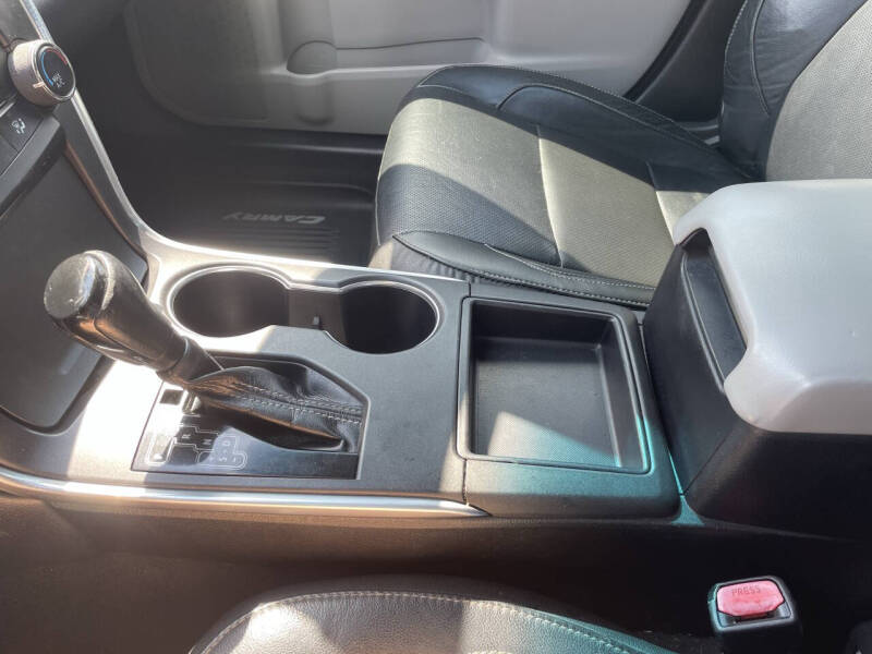 2015 Toyota Camry SE