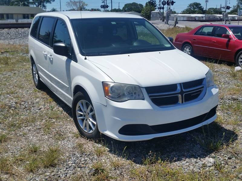 2014 Dodge Grand Caravan Minivan - $7,495