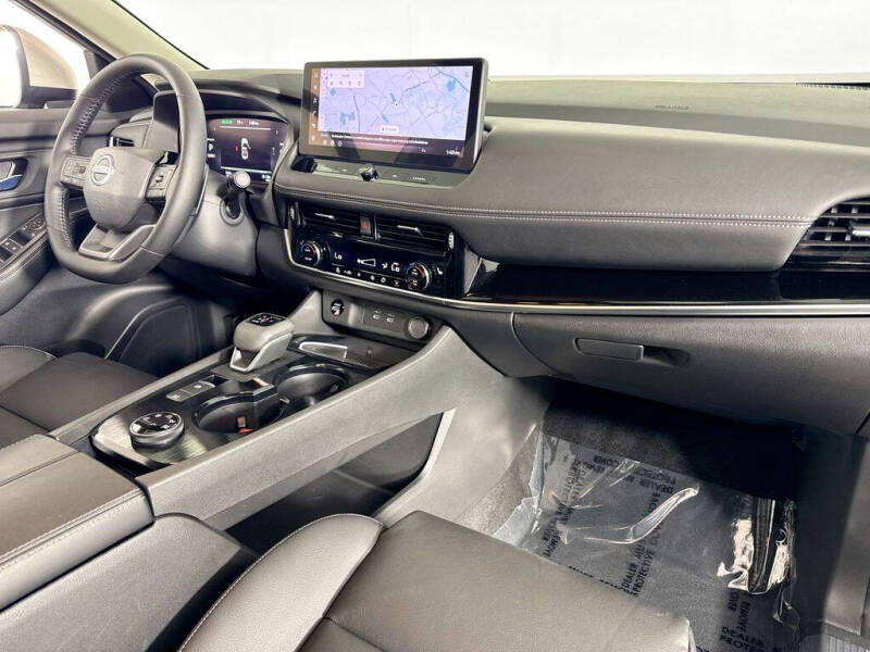 2025 Nissan Rogue SL