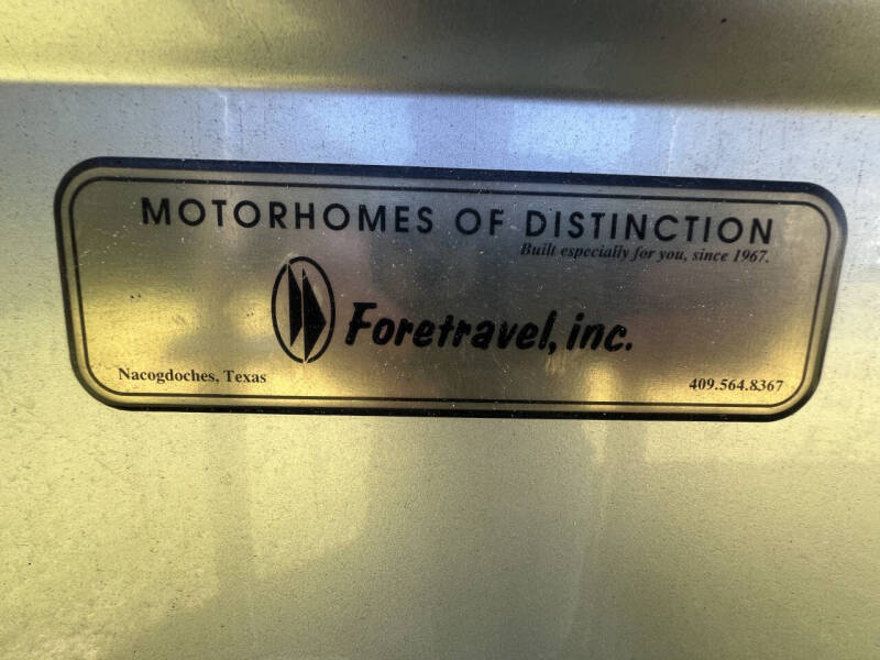 2002 Foretravel GV320 4010