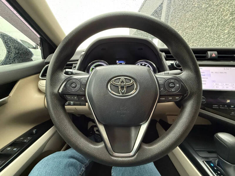 2019 Toyota Camry Hybrid LE