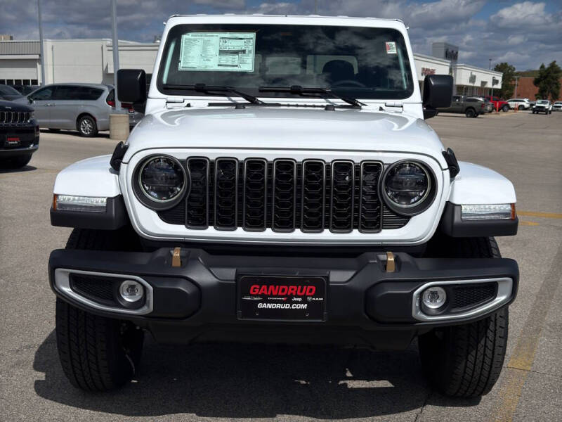 2026 Jeep Gladiator Sport
