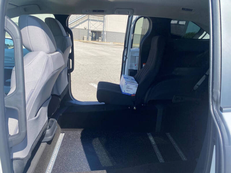 2025 Toyota Sienna LE 8-Passenger