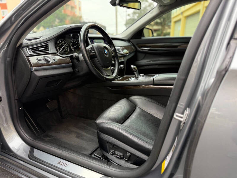 2012 BMW 7 Series 740Li