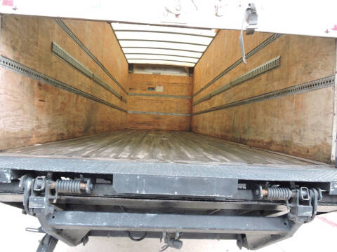 2012 Freightliner M2 106