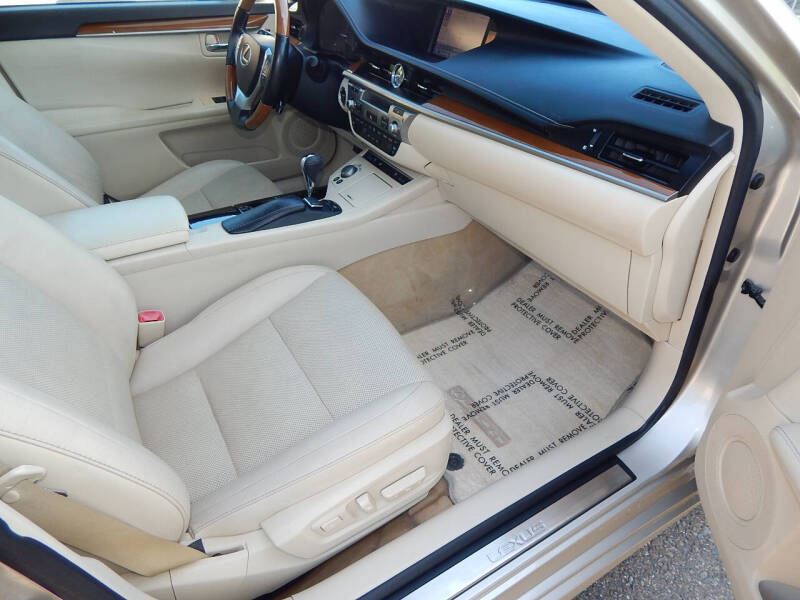 2013 Lexus ES 300h