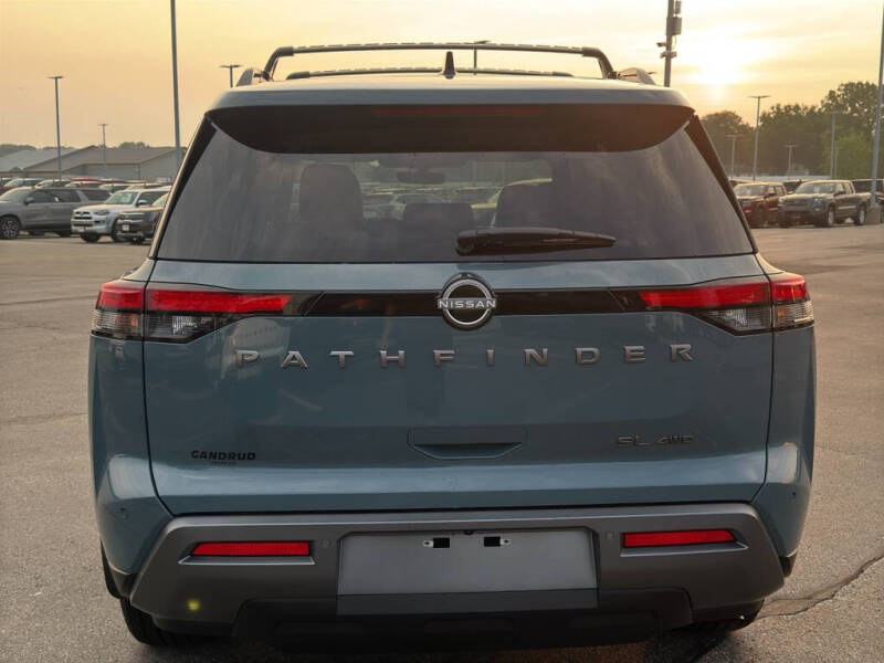 2026 Nissan Pathfinder SL