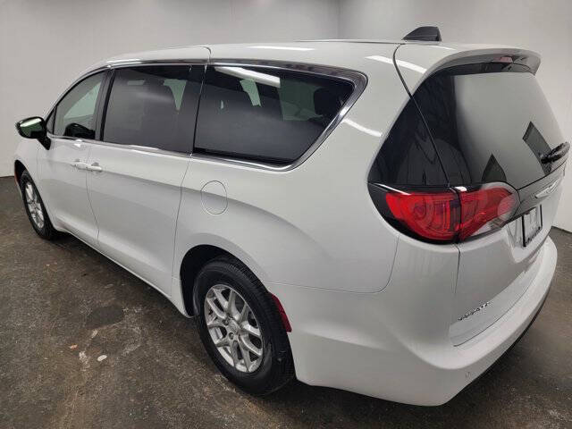 2026 Chrysler Voyager LX